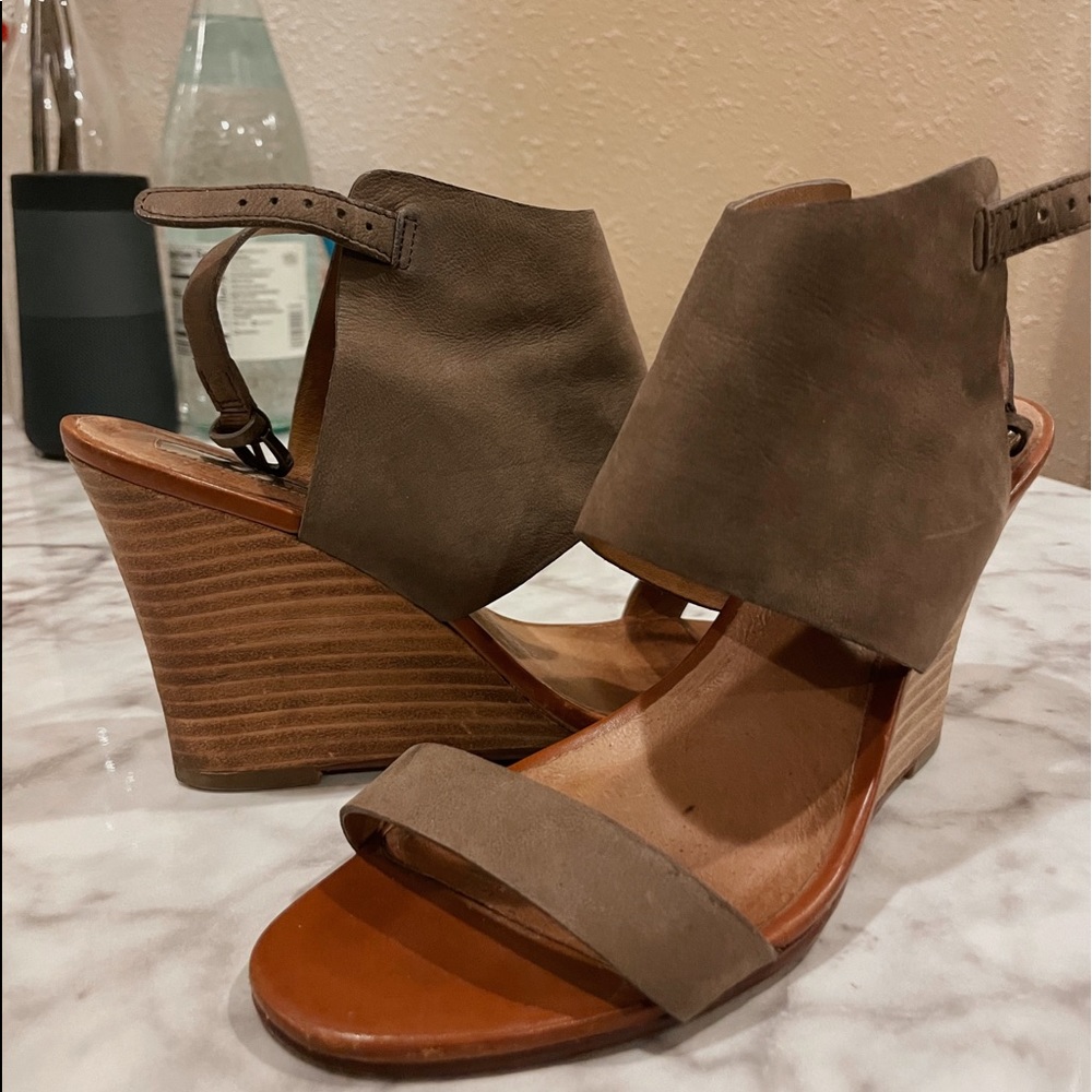 Halogen Brown Leather Suede Heels